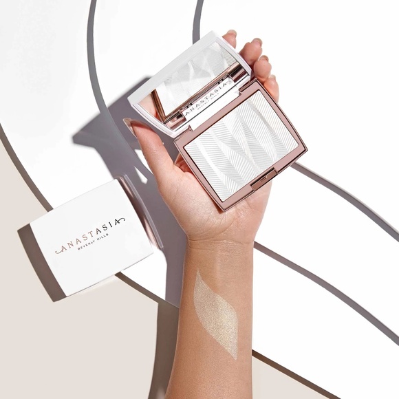 ABH "Iced Out" highlighter - Picture 7 of 9